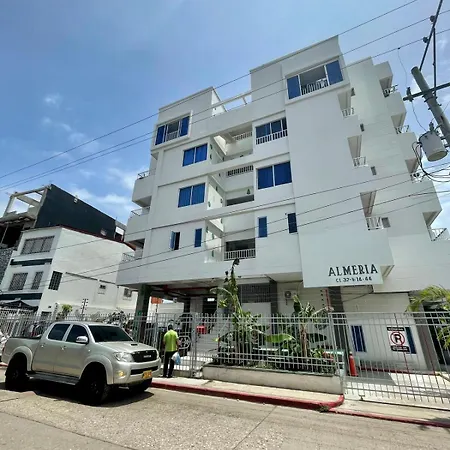Almería Apt, Stylish Modern Near Centro *